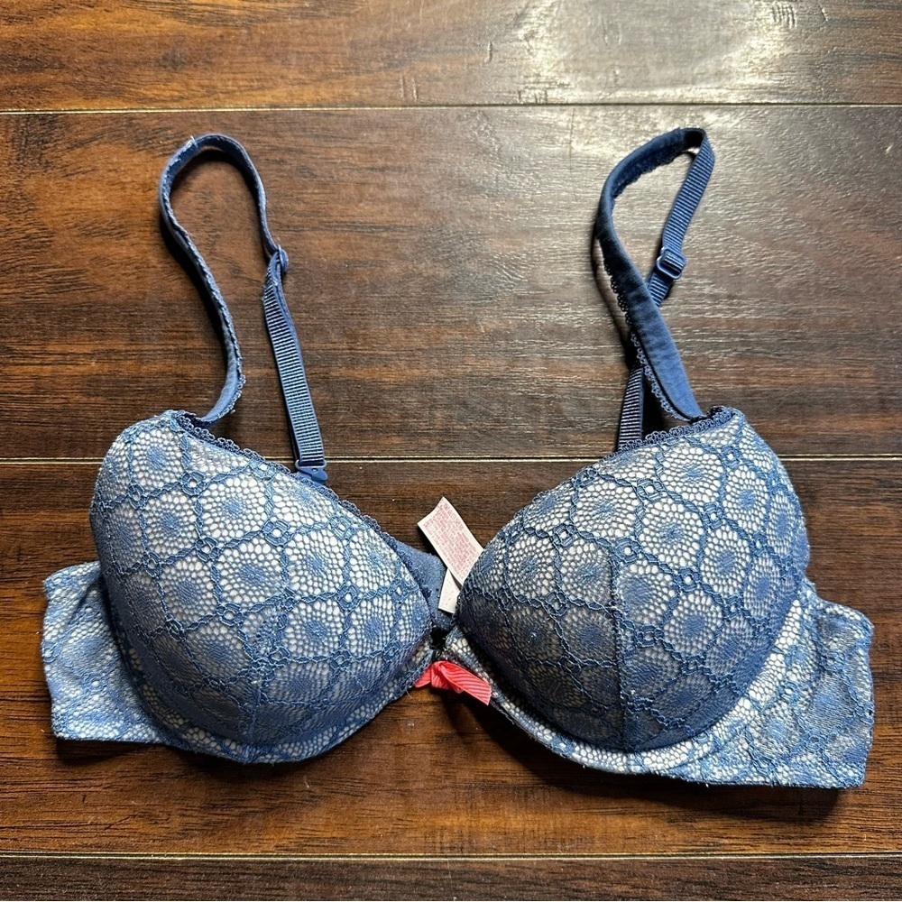 Victorias Secret Body Blue Lace Push Up Bra
